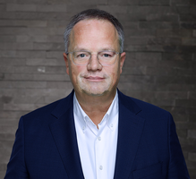 Portrait Claus Verfürth, Geschäftsführer und Partner von The Boardroom