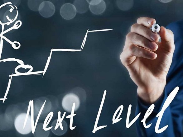 Führungskraft plant den nächsten Karriereschritt