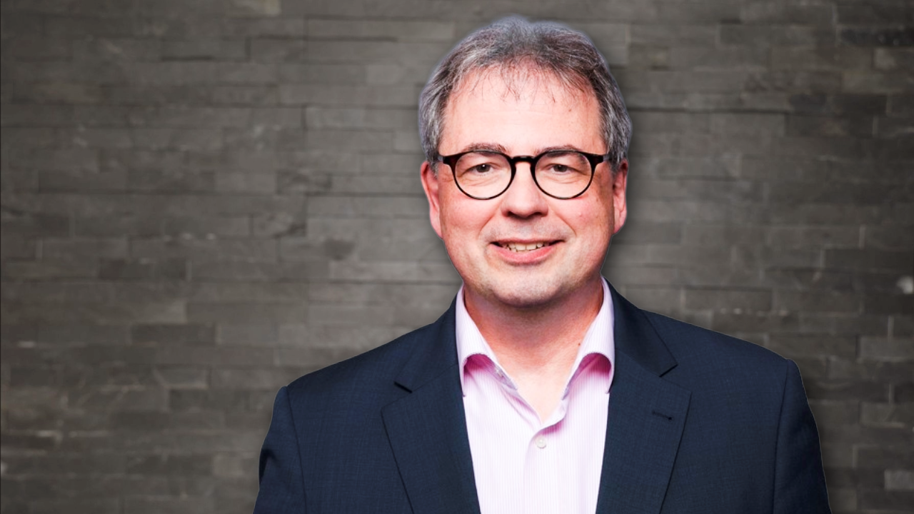 Portrait Dr. Wolfgang Karrlein