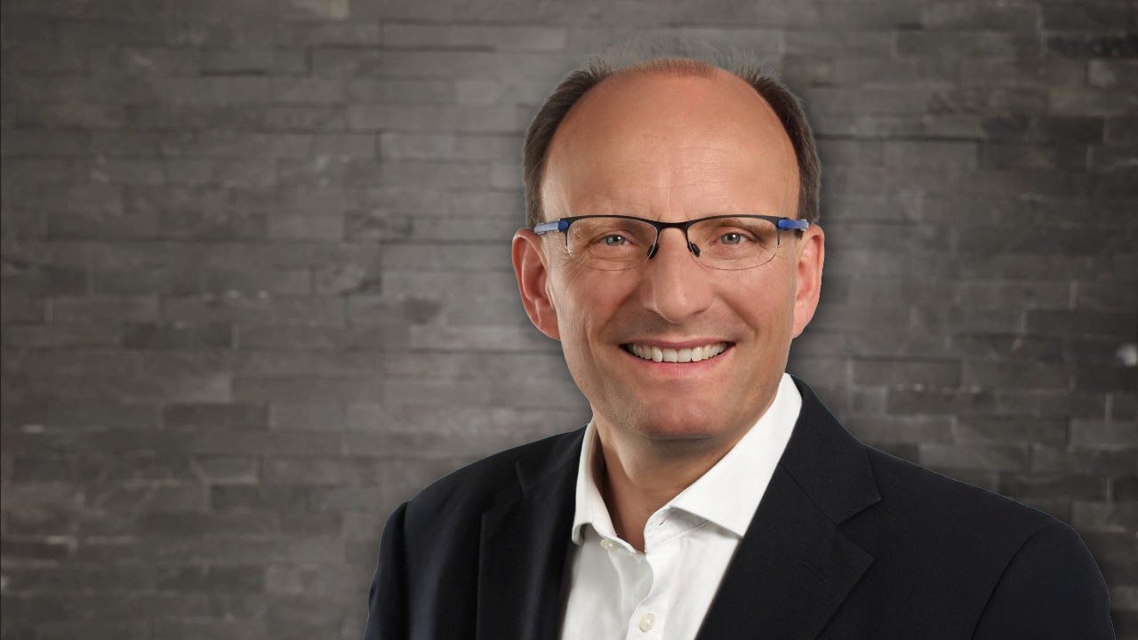 Wolfgang Neumann - Senior Executive Consultant